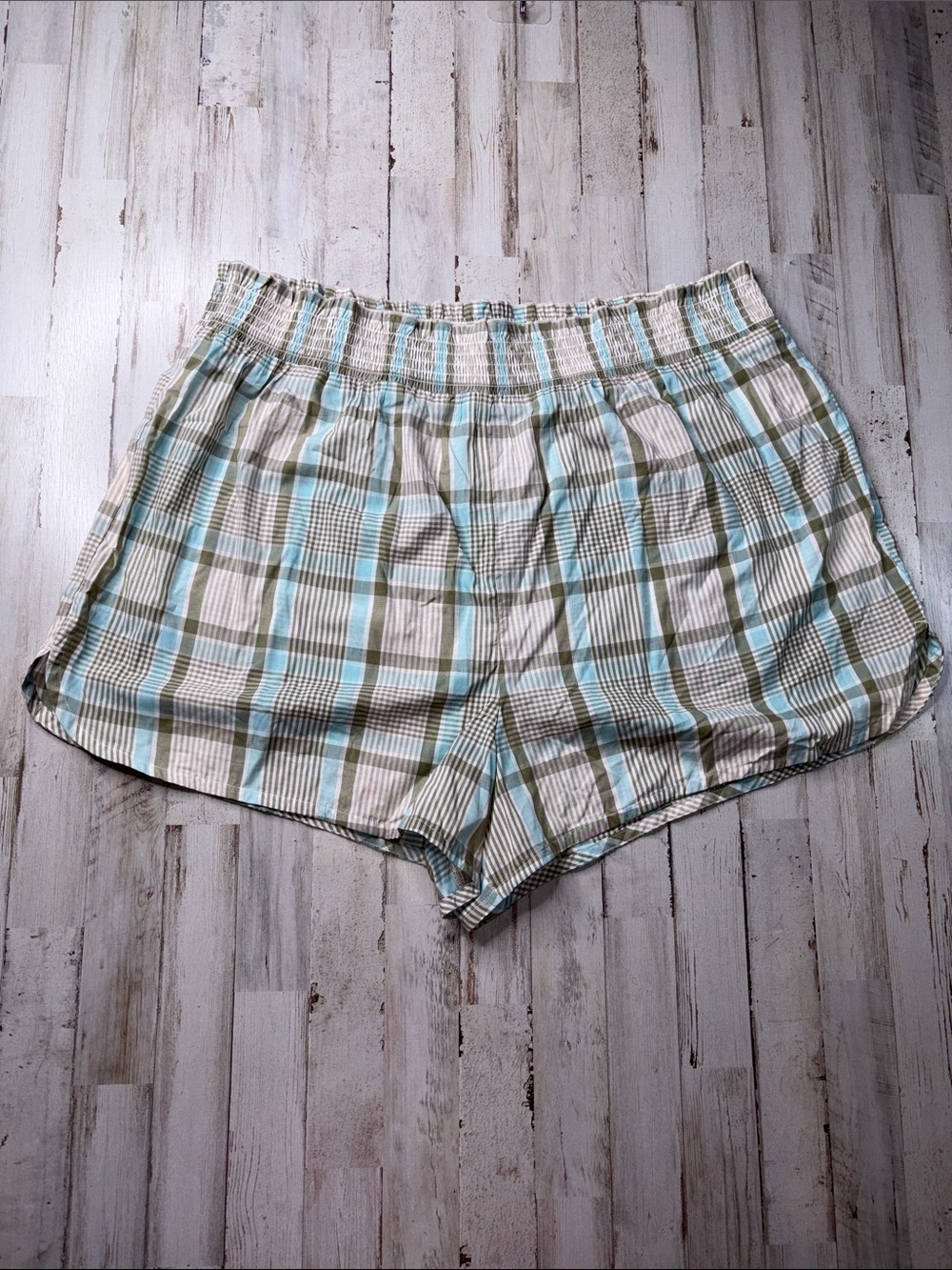 Old Navy Light Blue and Cream Plaid Elastic Waist Shorts Size 2X